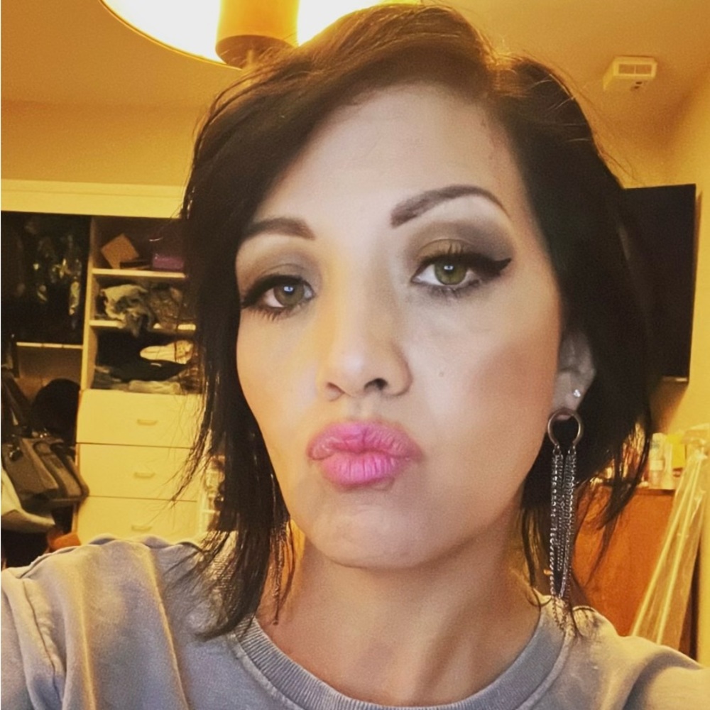 Meet your Posher, Julissa